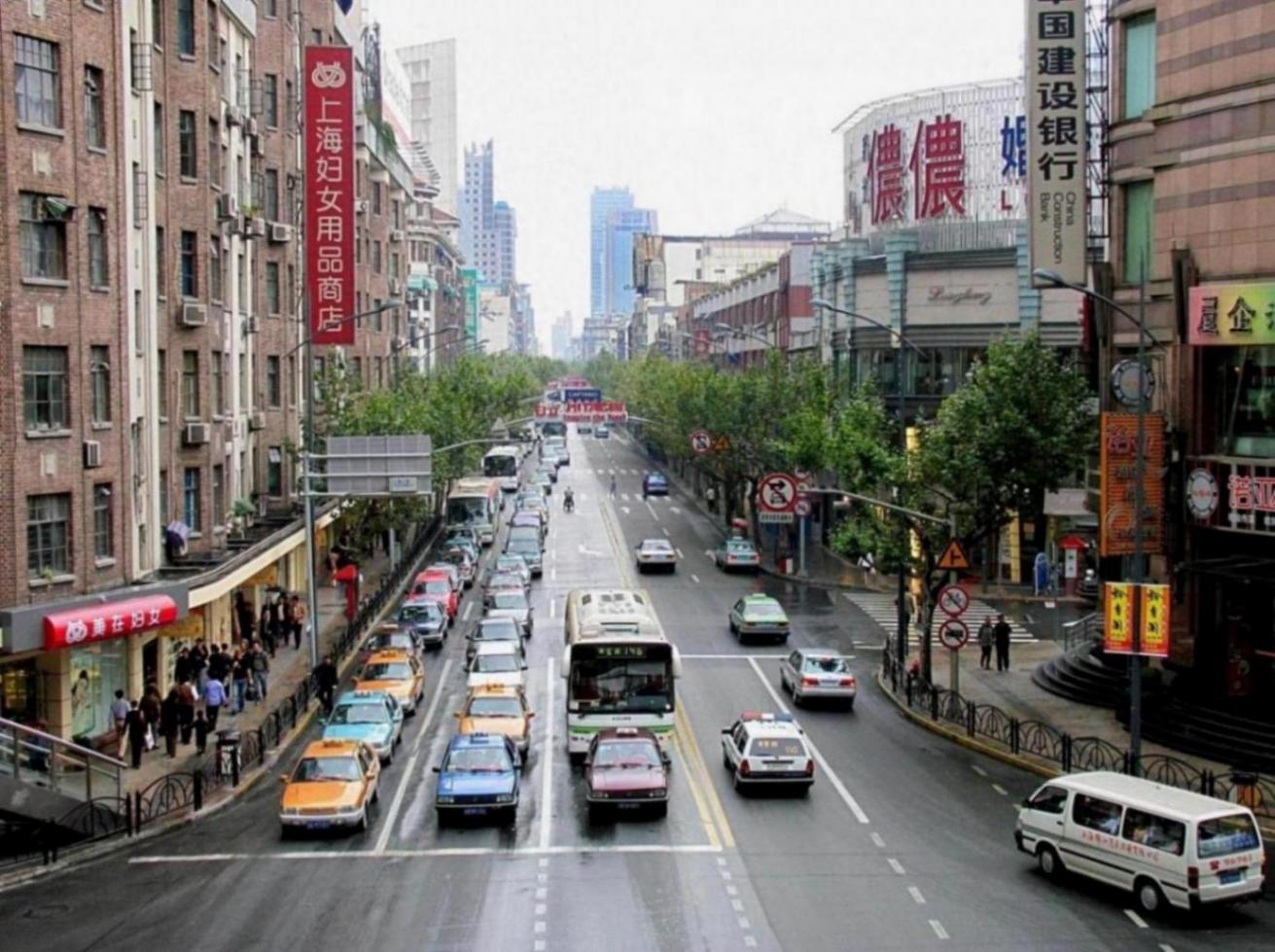 淮海路上一双人